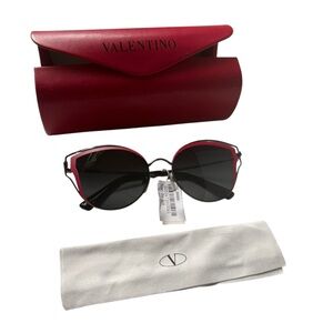 Valentino Women's Cat Eye Sunglasses Red Shadow Gunmetal Frame Smoke Lenses NWT
